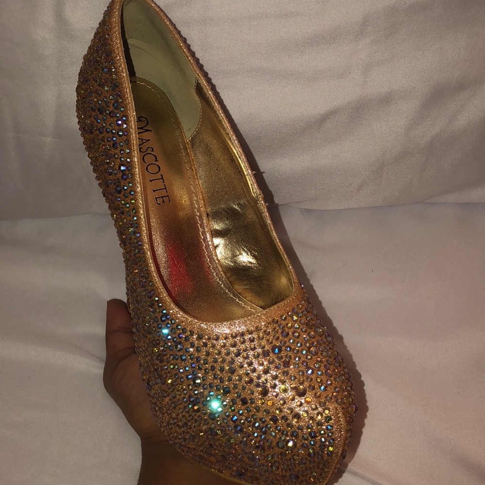 Mascotte Heels